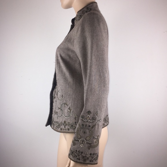 Top noir brodé paillettes I.Code